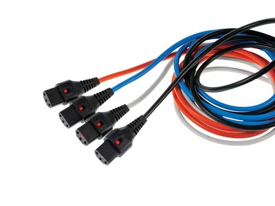 Různé barevné provedení kabelů